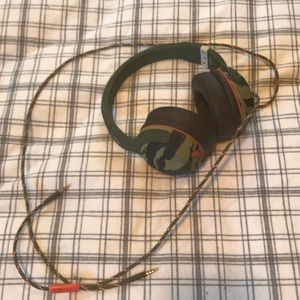 Headphones wireless camp design